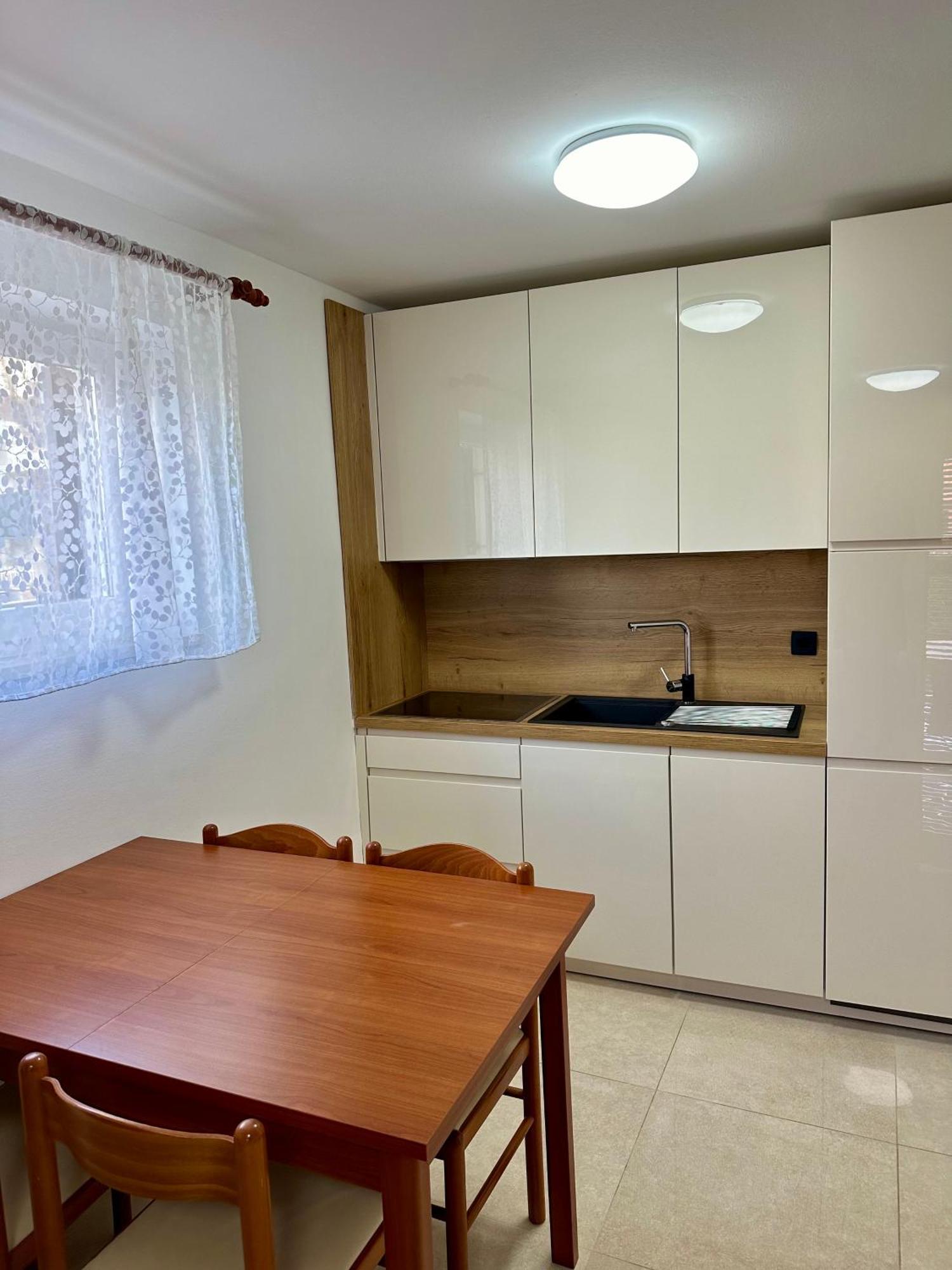 Apartment Sara ニヴィーチェ エクステリア 写真